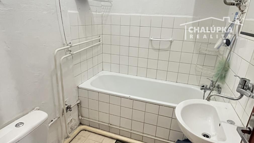 Veľký 2-izbový byt so záhradou 387 m2 v Trenčianskej Teplej