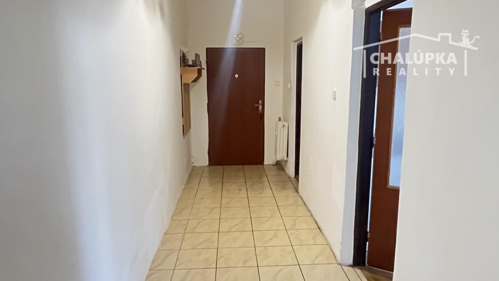 Veľký 2-izbový byt so záhradou 387 m2 v Trenčianskej Teplej