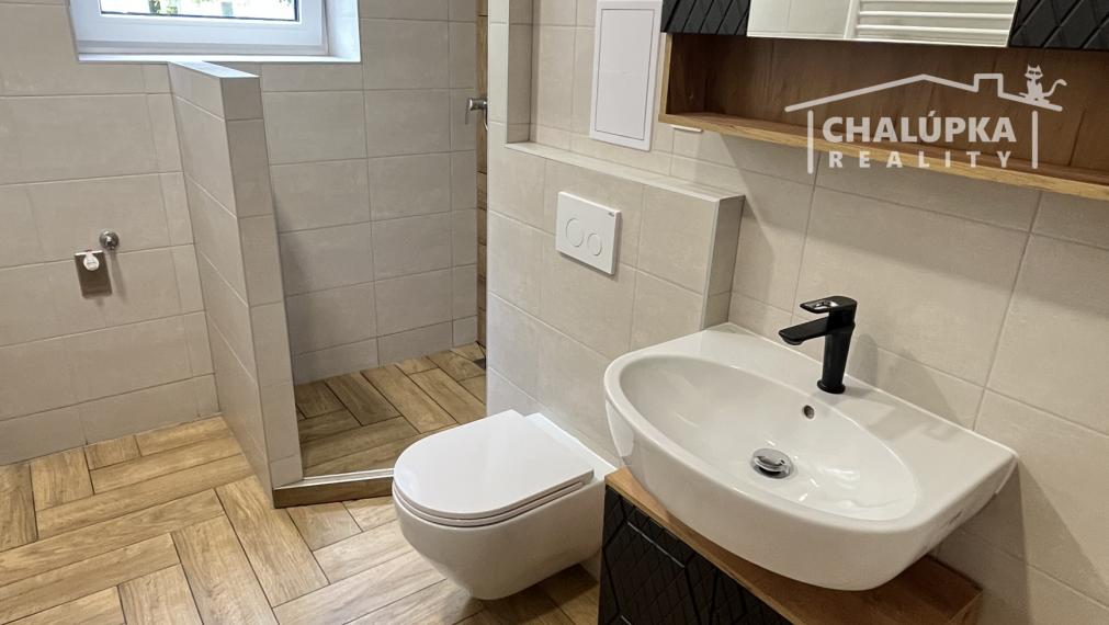 REZERVOVANÉ Tehlový 2-izbový byt s lodžiou Trenčín - Dlhé Hony