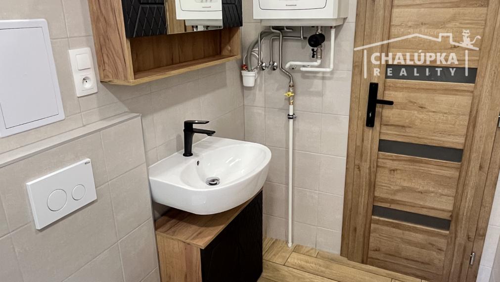 REZERVOVANÉ Tehlový 2-izbový byt s lodžiou Trenčín - Dlhé Hony