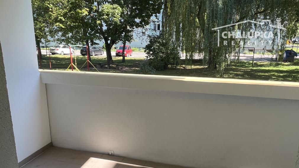 REZERVOVANÉ Tehlový 2-izbový byt s lodžiou Trenčín - Dlhé Hony