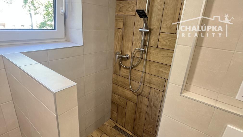 REZERVOVANÉ Tehlový 2-izbový byt s lodžiou Trenčín - Dlhé Hony