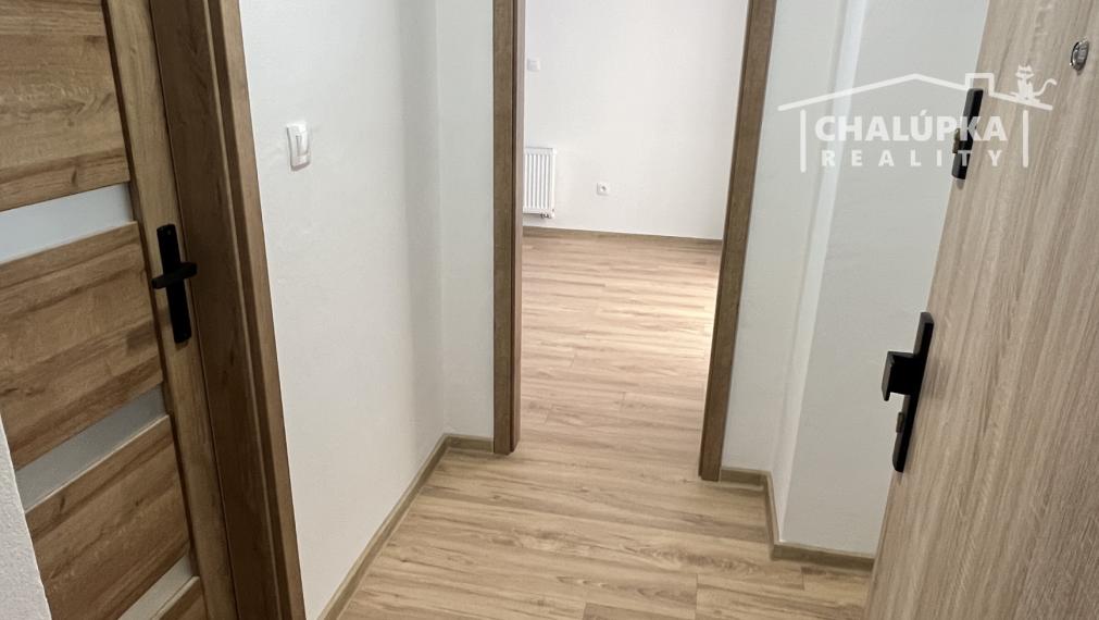 REZERVOVANÉ Tehlový 2-izbový byt s lodžiou Trenčín - Dlhé Hony