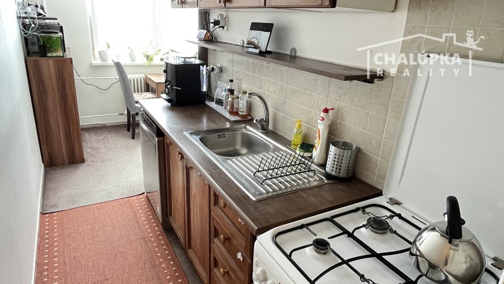 REZERVOVANÉ: Slnečný 2-izbový byt 57 m2 + 2 lodžie, ul. Západná, Trenčín - Juh