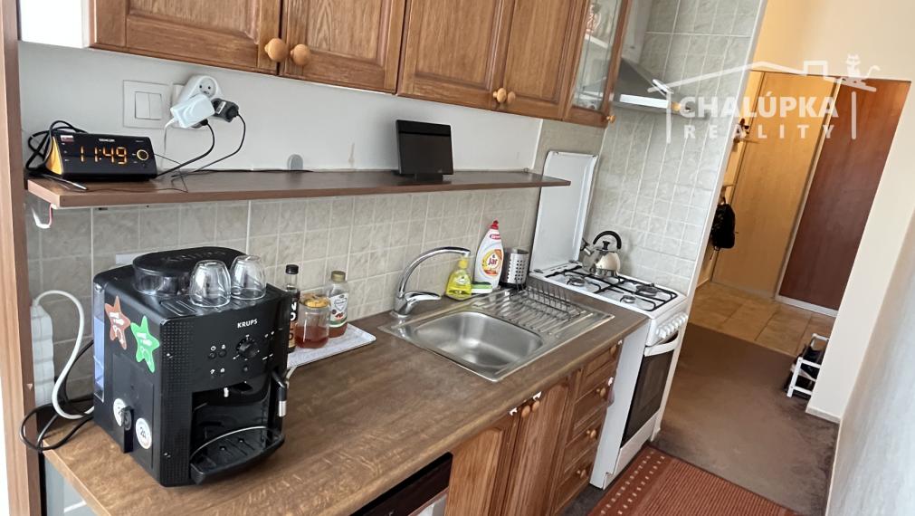 REZERVOVANÉ: Slnečný 2-izbový byt 57 m2 + 2 lodžie, ul. Západná, Trenčín - Juh