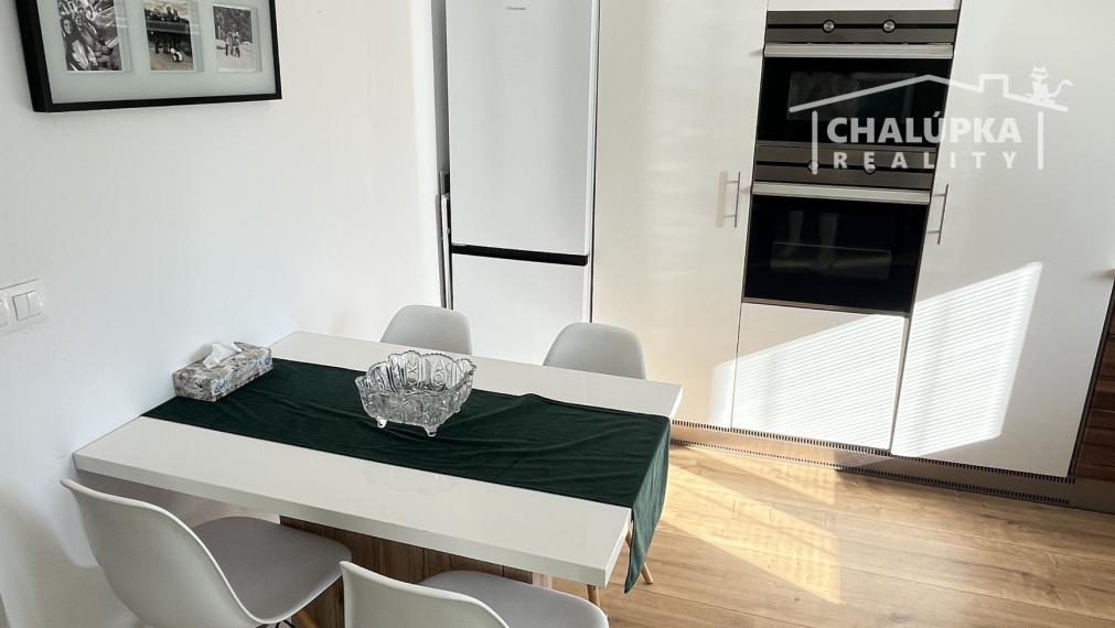 TOP!!! 2-izbový byt s lodžiou 71 m2 v Trenčíne - Dlhé Hony