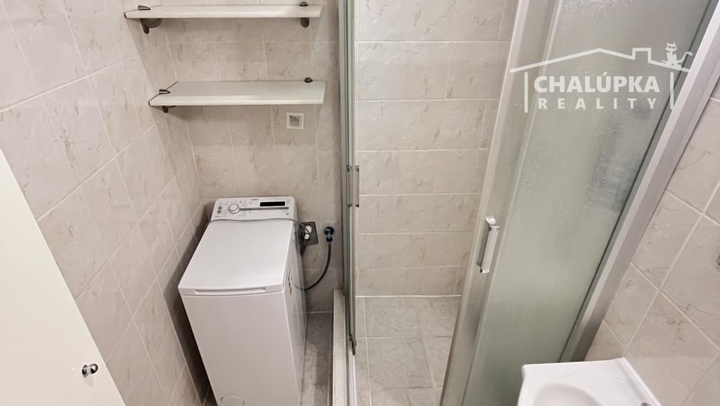 3-izbový byt s lodžiou 79 m2 na ul. Bazovského v Trenčíne - Juh