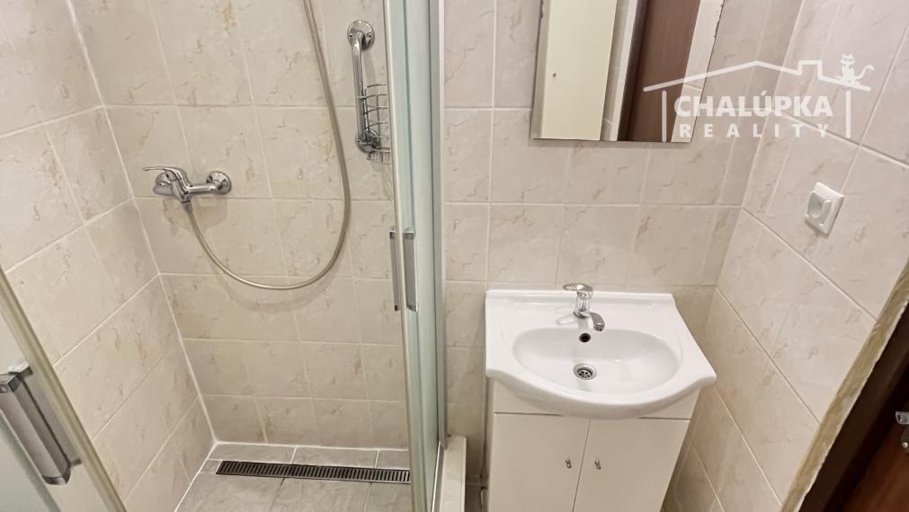 3-izbový byt s lodžiou 79 m2 na ul. Bazovského v Trenčíne - Juh