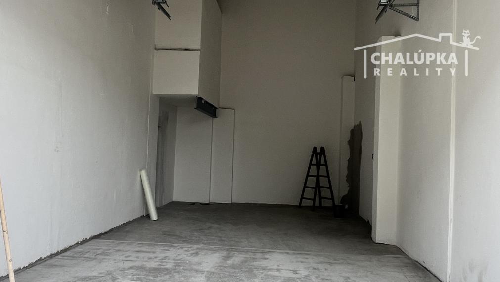 Na prenájom: Priestory 370 m2, Trenčín - Súvoz