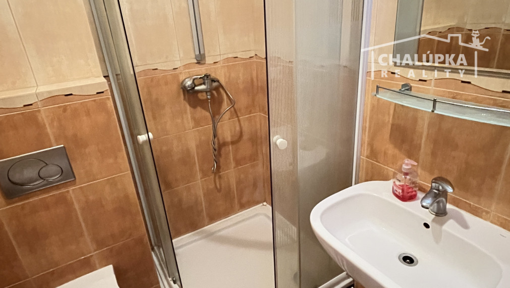 Na prenájom: Zariadený 2-izbový byt v centre Trenčína