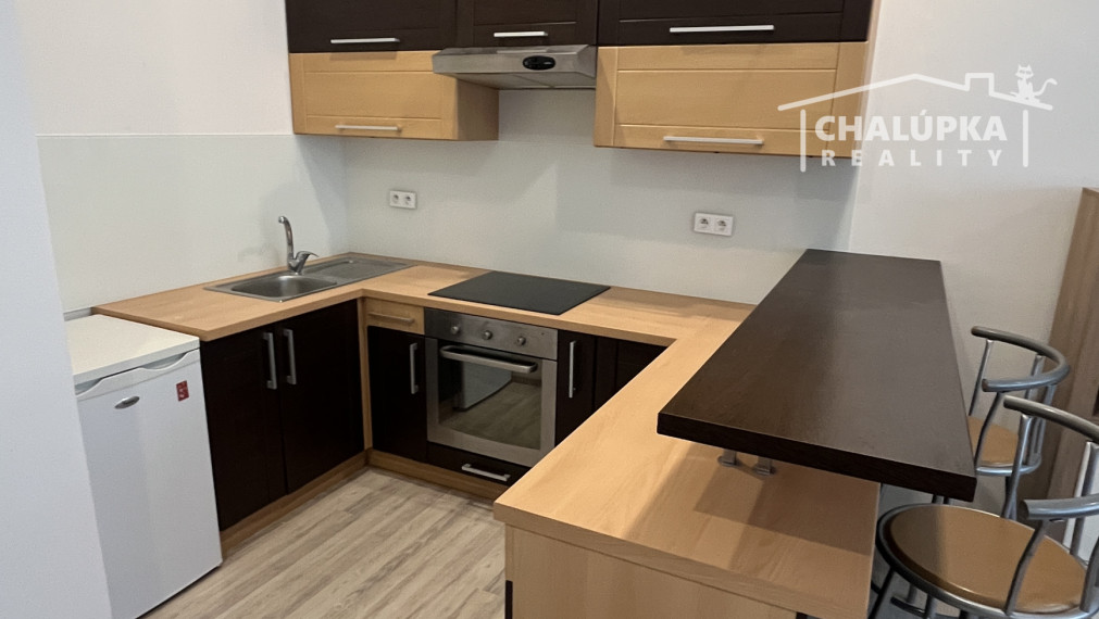 Na prenájom: Zariadený 2-izbový byt v centre Trenčína