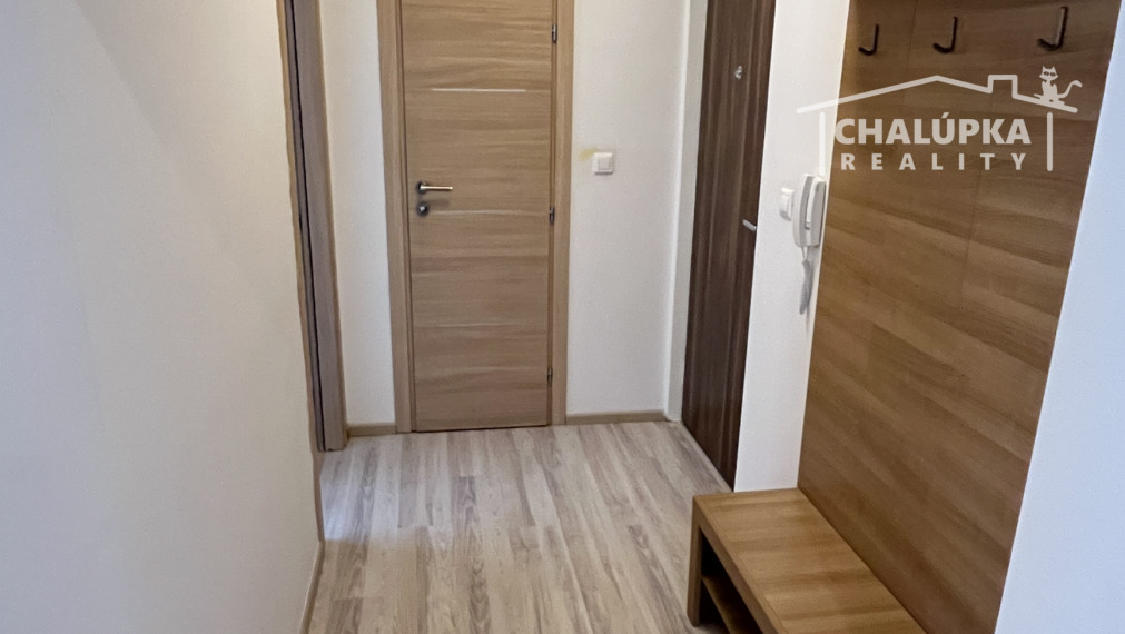 Na prenájom: Zariadený 2-izbový byt v centre Trenčína