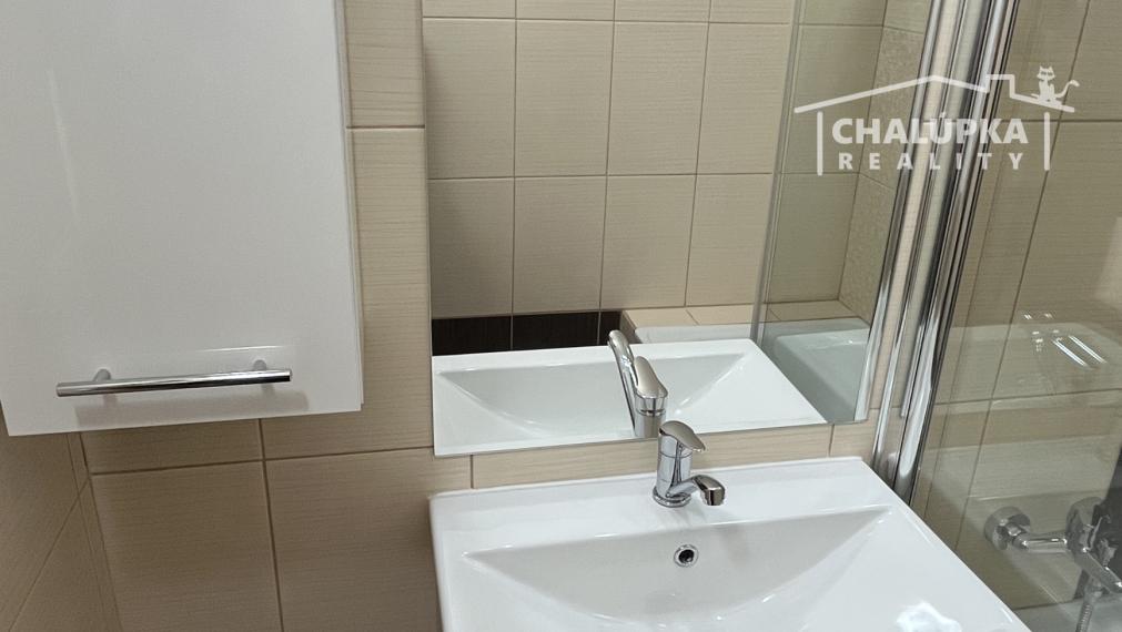 Kompletná rekonštrukcia: 2-izbový byt s lodžiou na ul. K. Šmidkeho v Trenčíne - Juh II