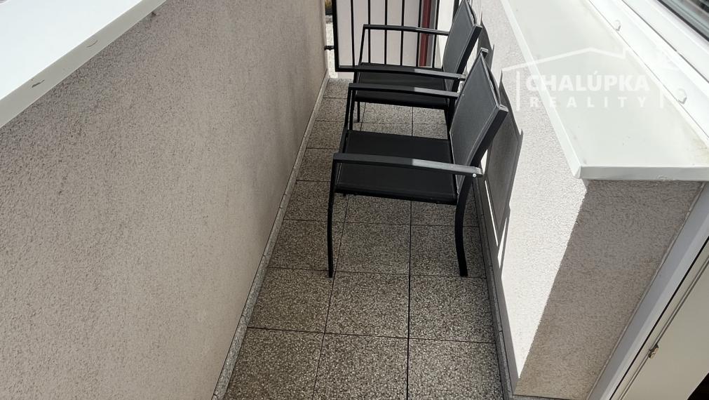 NA PRENÁJOM: 2-izbový byt s garážou a parkovacím miestom v Soblahove