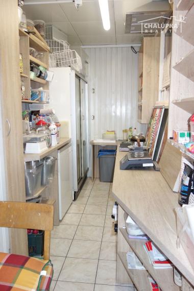 Stánok po rokonštrukcii 6 m2 priamo v centre Novej Dubnice