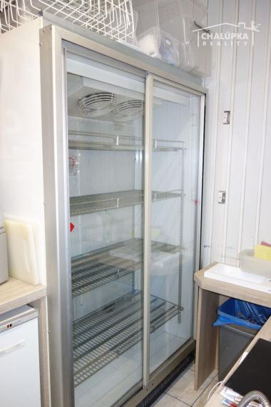 Stánok po rokonštrukcii 6 m2 priamo v centre Novej Dubnice