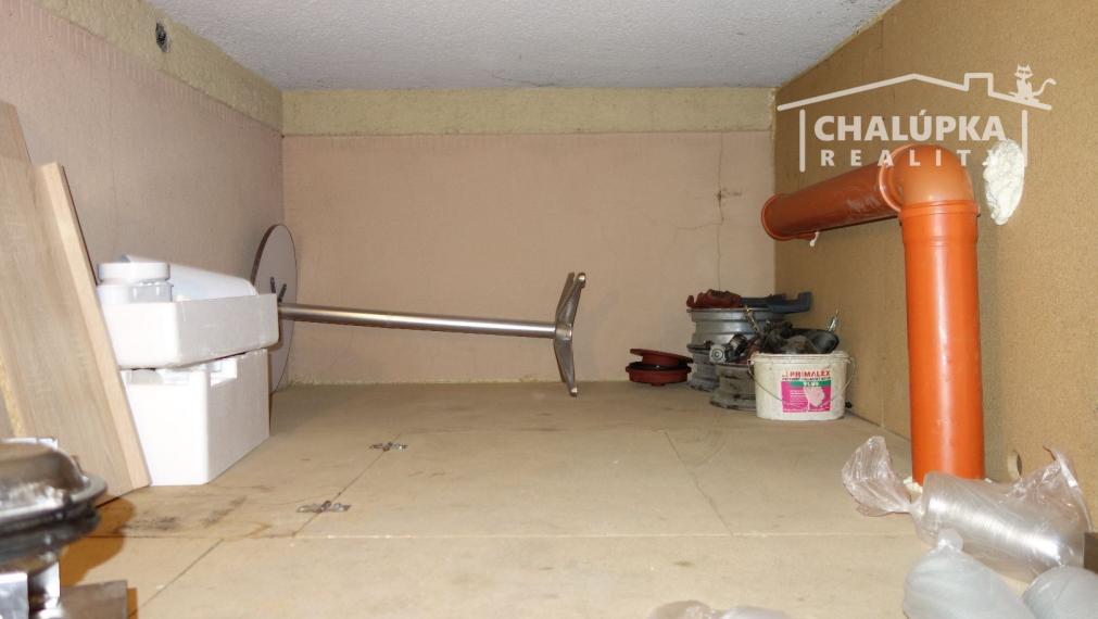 Stánok po rokonštrukcii 6 m2 priamo v centre Novej Dubnice