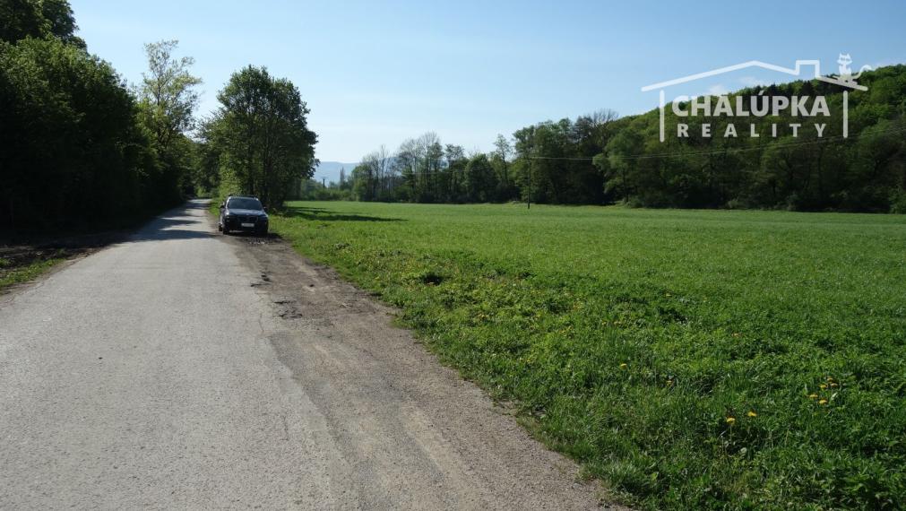 Pozemok 3348 m2 v Chocholnej-Velčiciach časť Pod Tlstou horou