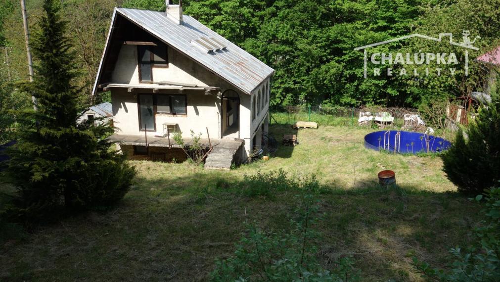 Chata v Mníchovej Lehote časť Jarky s 889 m2 pozemkom