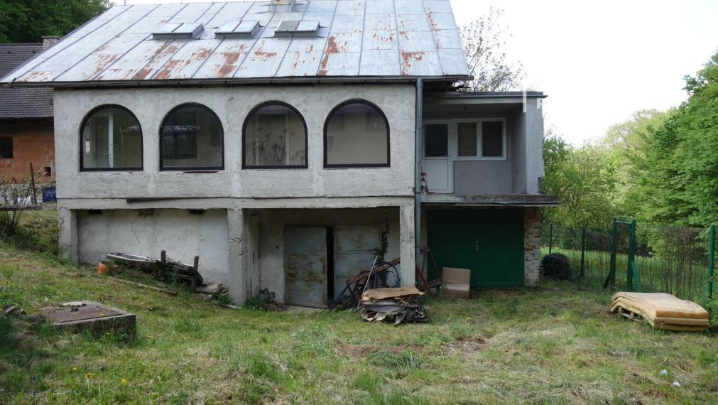 Chata v Mníchovej Lehote časť Jarky s 889 m2 pozemkom