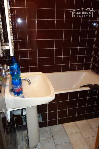 Chata v Mníchovej Lehote časť Jarky s 889 m2 pozemkom