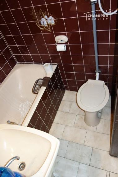 Chata v Mníchovej Lehote časť Jarky s 889 m2 pozemkom