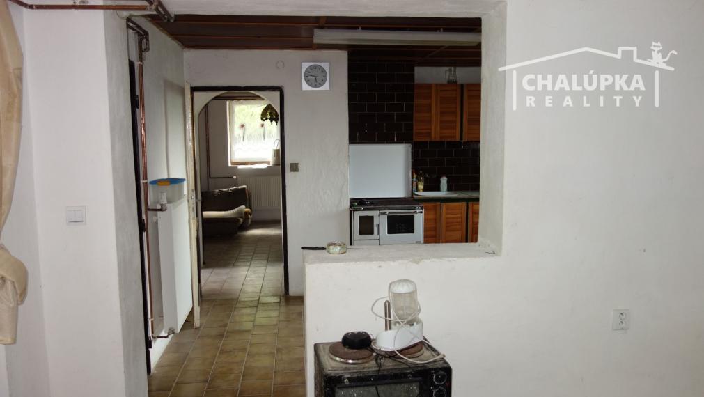 Chata v Mníchovej Lehote časť Jarky s 889 m2 pozemkom