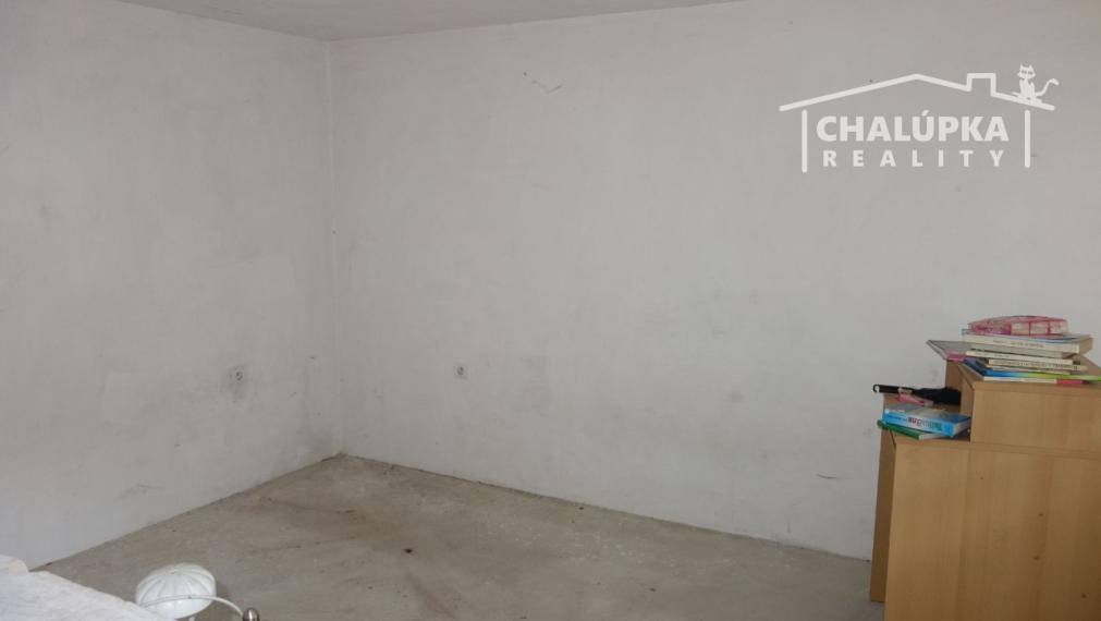 Chata v Mníchovej Lehote časť Jarky s 889 m2 pozemkom