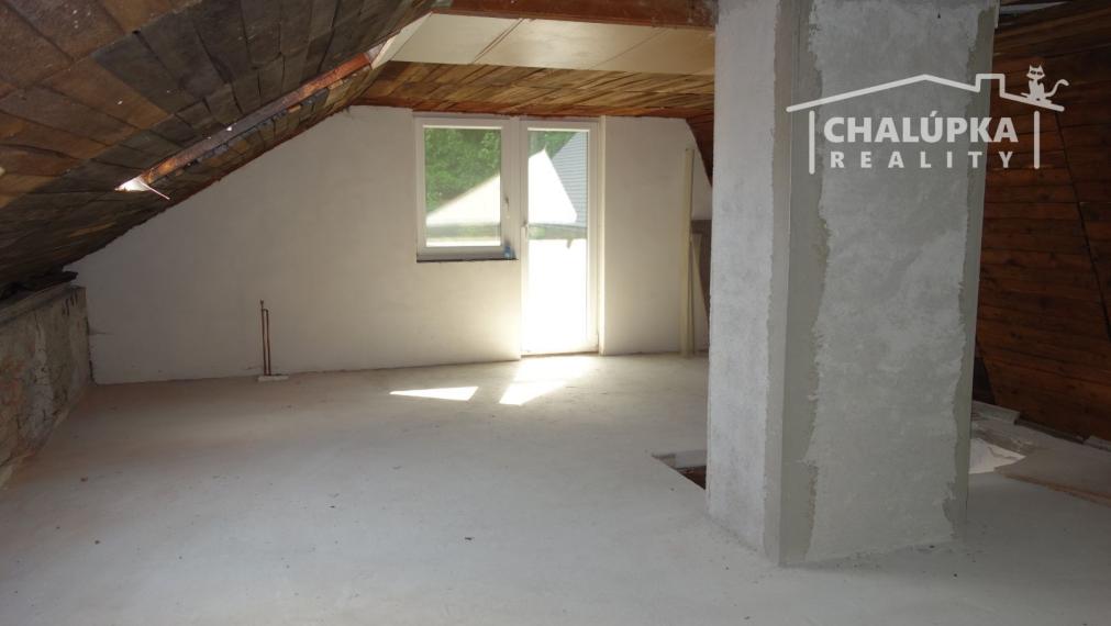 Chata v Mníchovej Lehote časť Jarky s 889 m2 pozemkom