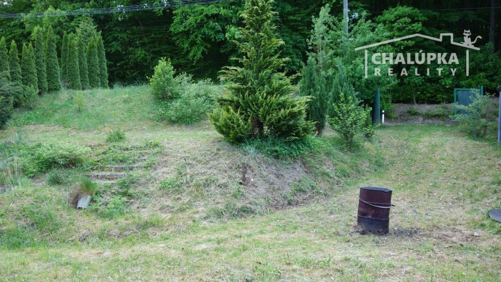 Chata v Mníchovej Lehote časť Jarky s 889 m2 pozemkom