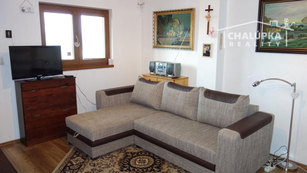 Krásna, zariadená chata v Beckove s úžasným výhľadom na hrad a 552 m2 pozemkom