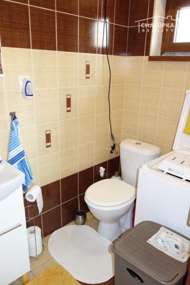 Krásna, zariadená chata v Beckove s úžasným výhľadom na hrad a 552 m2 pozemkom