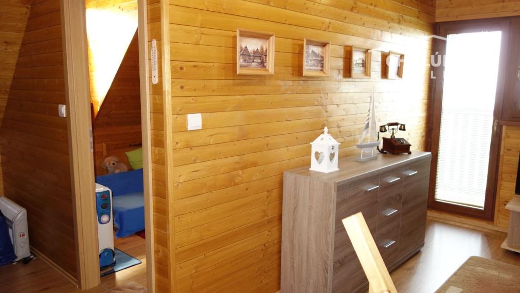 Krásna, zariadená chata v Beckove s úžasným výhľadom na hrad a 552 m2 pozemkom