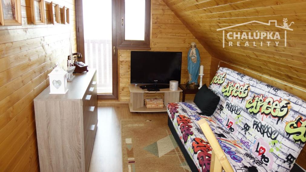 Krásna, zariadená chata v Beckove s úžasným výhľadom na hrad a 552 m2 pozemkom