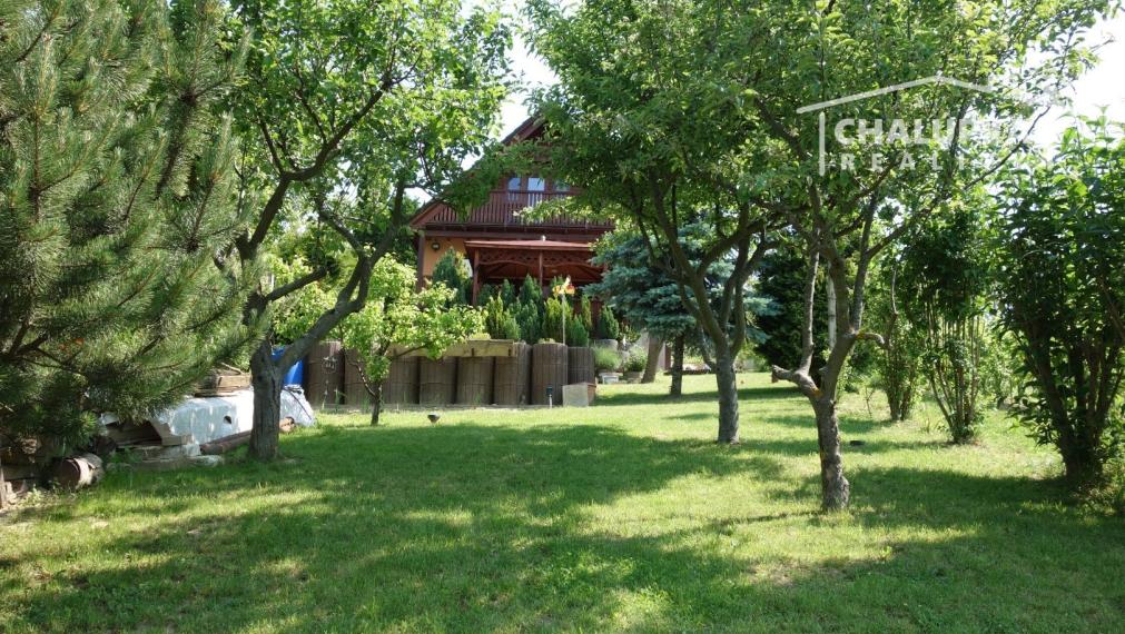 Krásna, zariadená chata v Beckove s úžasným výhľadom na hrad a 552 m2 pozemkom