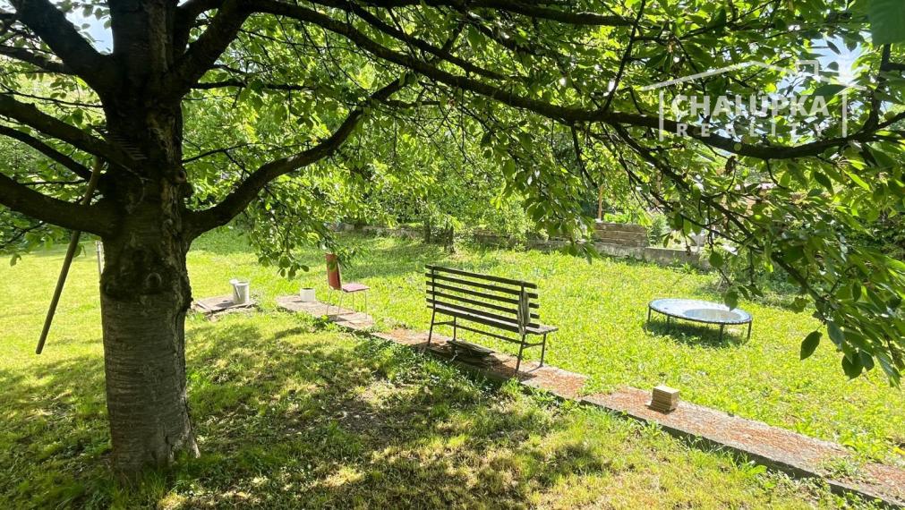 Veľký 2-izbový byt so záhradou 387 m2 v Trenčianskej Teplej