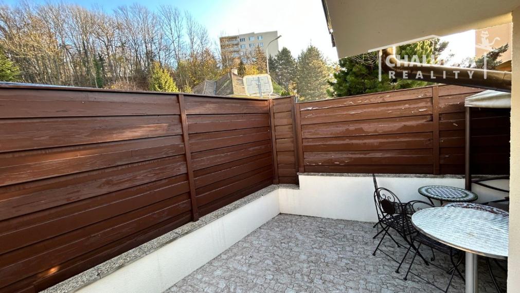 Krásny 2-izbový byt 70 m2 + terasa 28 m2 v centre Trenčína