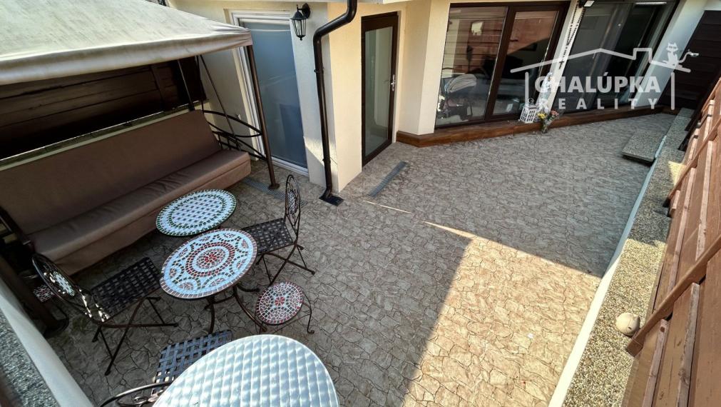 Krásny 2-izbový byt 70 m2 + terasa 28 m2 v centre Trenčína