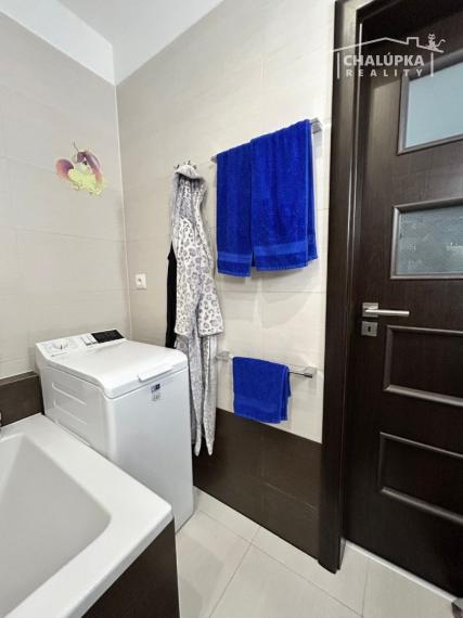 Krásny 2-izbový byt 70 m2 + terasa 28 m2 v centre Trenčína