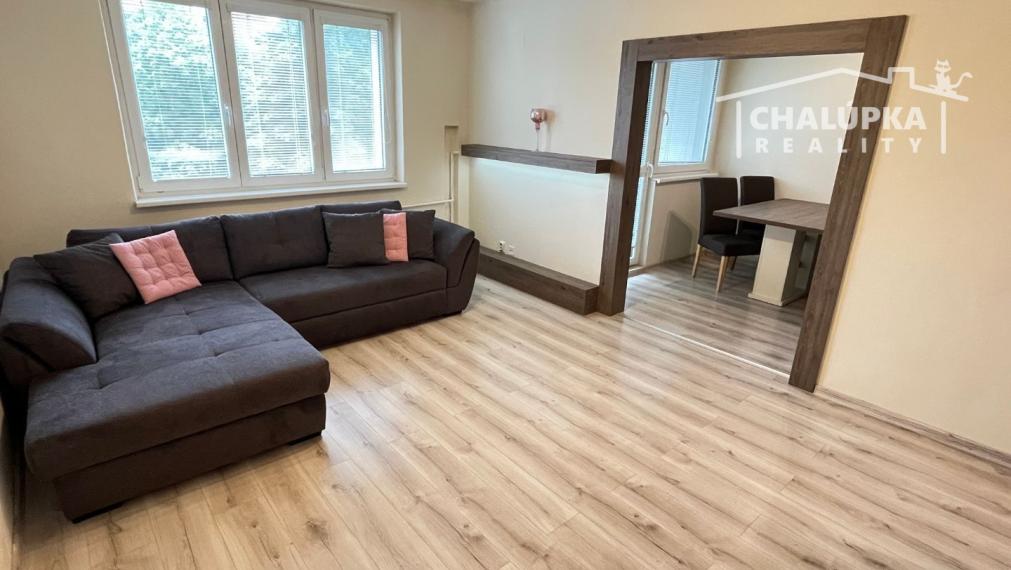 Zrekonštruovaný 3-izbový byt s lodžiou v Trenčíne, ul. Osvienčimská, Sihoť II