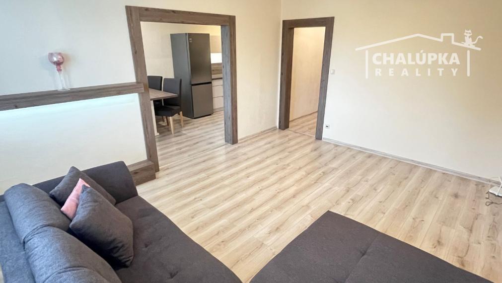 Zrekonštruovaný 3-izbový byt s lodžiou v Trenčíne, ul. Osvienčimská, Sihoť II