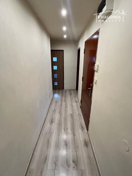 Zrekonštruovaný 3-izbový byt s lodžiou v Trenčíne, ul. Osvienčimská, Sihoť II