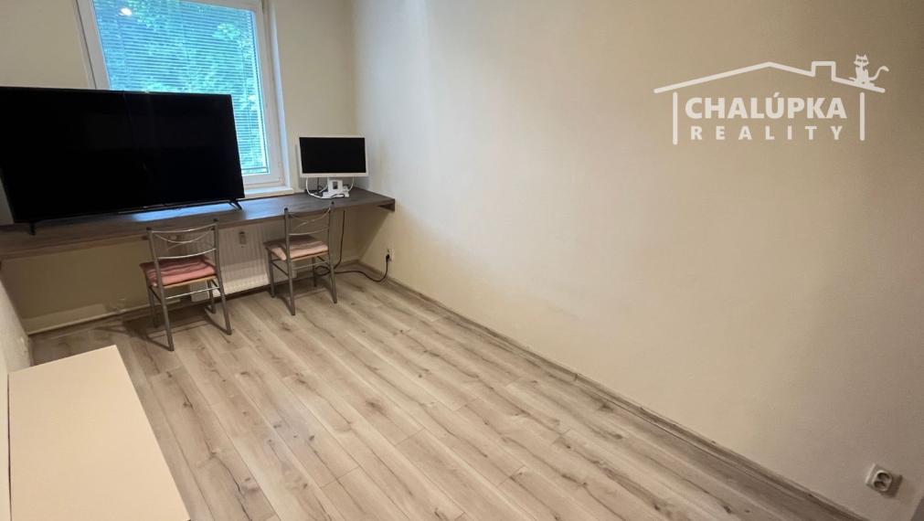 Zrekonštruovaný 3-izbový byt s lodžiou v Trenčíne, ul. Osvienčimská, Sihoť II