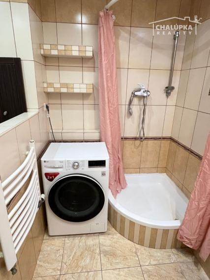 Zrekonštruovaný 3-izbový byt s lodžiou v Trenčíne, ul. Osvienčimská, Sihoť II