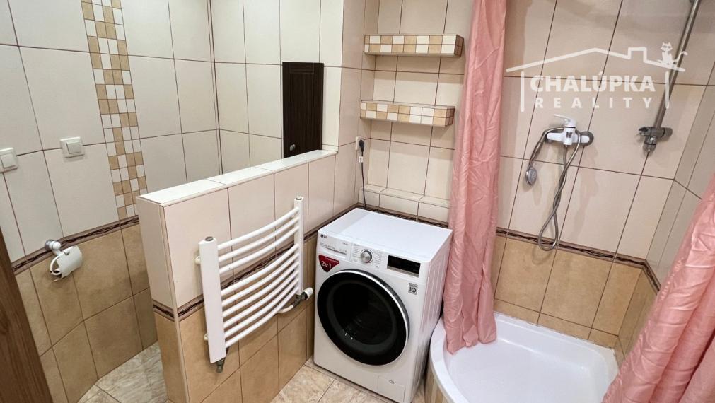 Zrekonštruovaný 3-izbový byt s lodžiou v Trenčíne, ul. Osvienčimská, Sihoť II