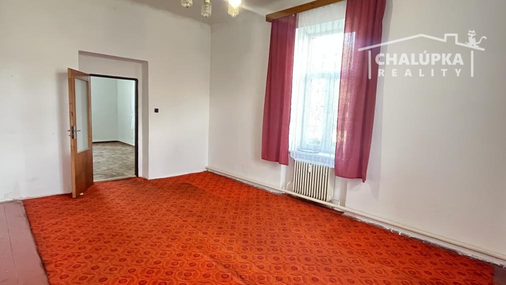 Veľký 2-izbový byt so záhradou 387 m2 v Trenčianskej Teplej