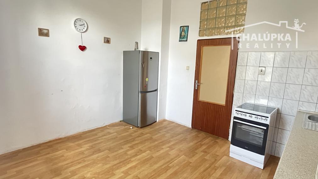 Veľký 2-izbový byt so záhradou 387 m2 v Trenčianskej Teplej