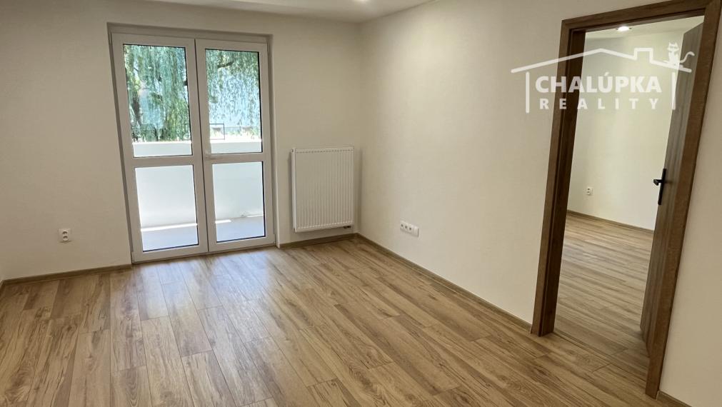 REZERVOVANÉ Tehlový 2-izbový byt s lodžiou Trenčín - Dlhé Hony