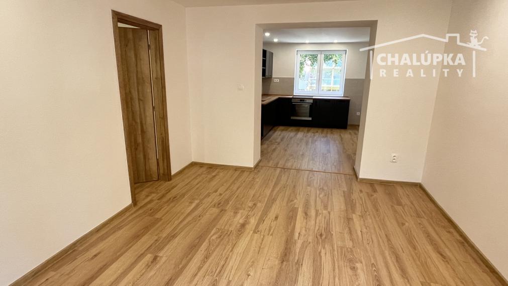 REZERVOVANÉ Tehlový 2-izbový byt s lodžiou Trenčín - Dlhé Hony