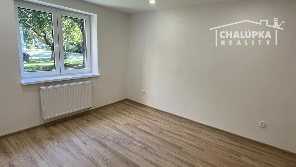 REZERVOVANÉ Tehlový 2-izbový byt s lodžiou Trenčín - Dlhé Hony